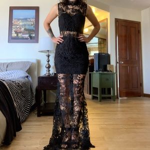 Fitted black lace dress